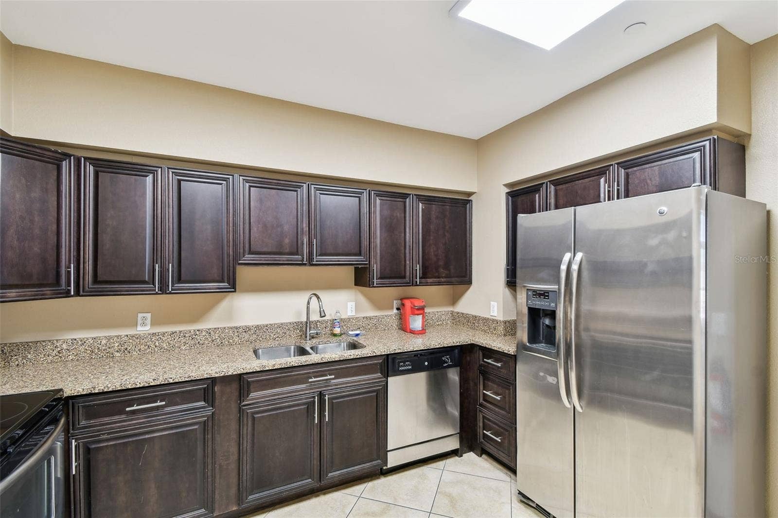 1560 GULF BOULEVARD, #306, Clearwater Beach, FL 33767 Community Room kitchen
