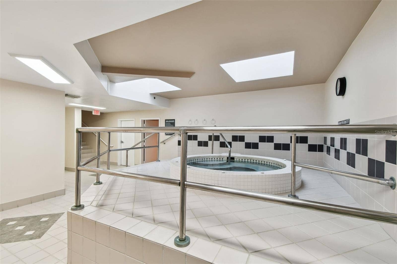 1560 GULF BOULEVARD, #306, Clearwater Beach, FL 33767 Indoor hot tub; located just off fitness center