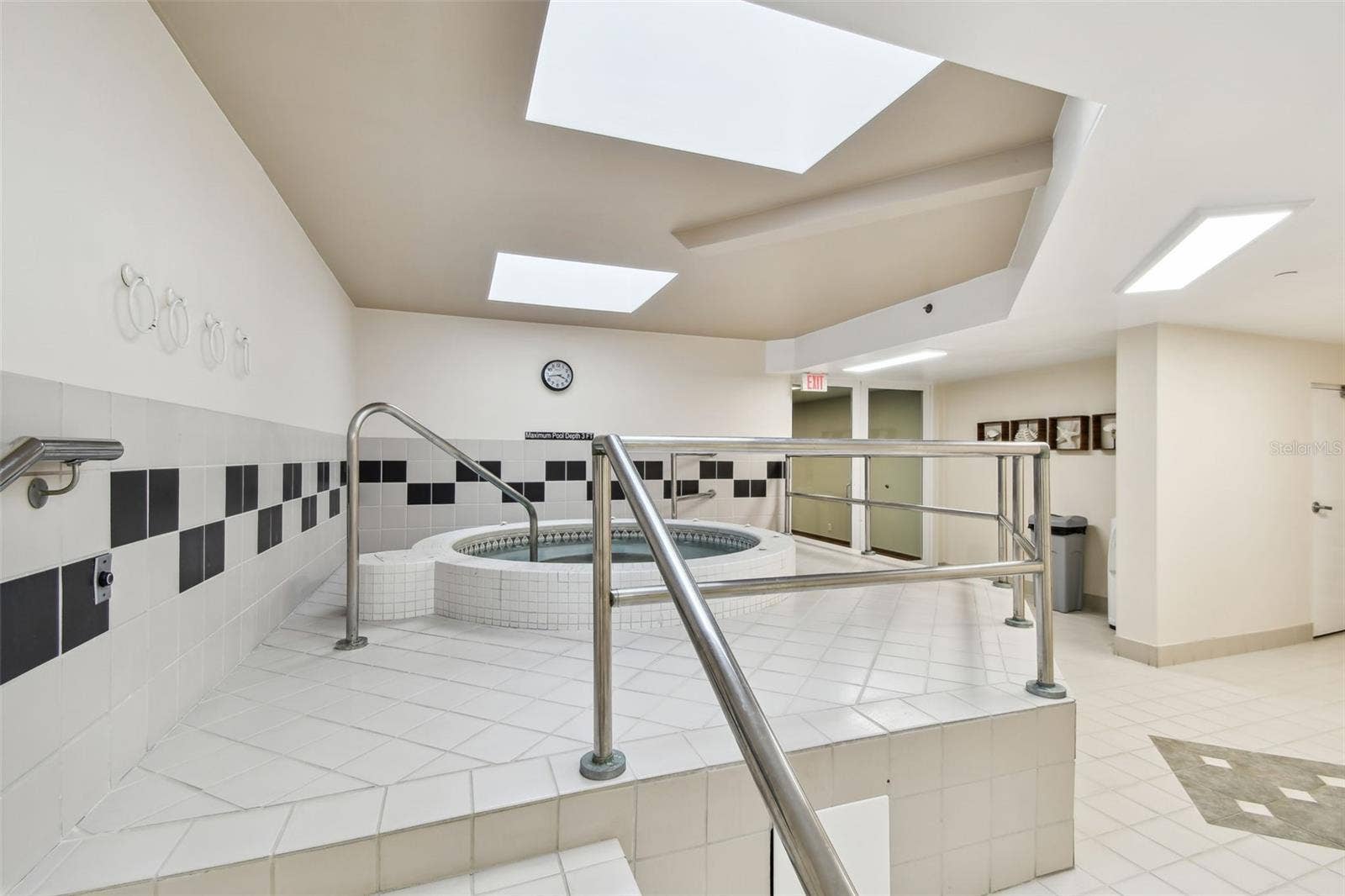 1560 GULF BOULEVARD, #306, Clearwater Beach, FL 33767 Indoor hot tub; located just off fitness center