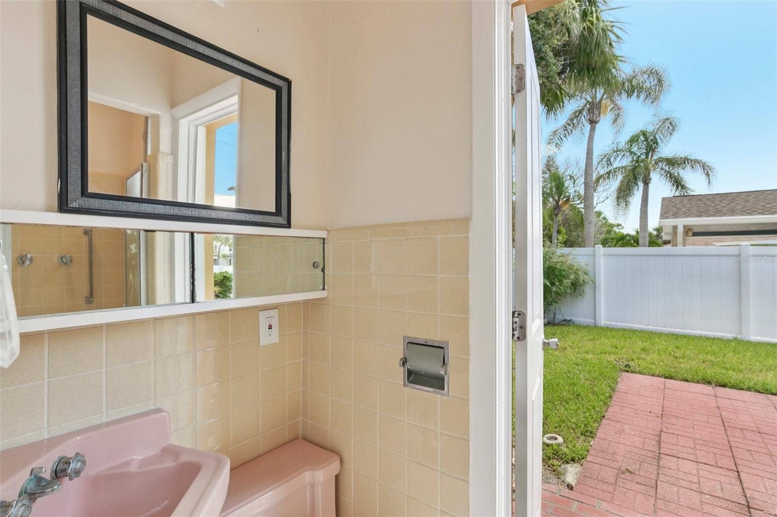 941 GULF BOULEVARD, Belleair Beach, FL 33786