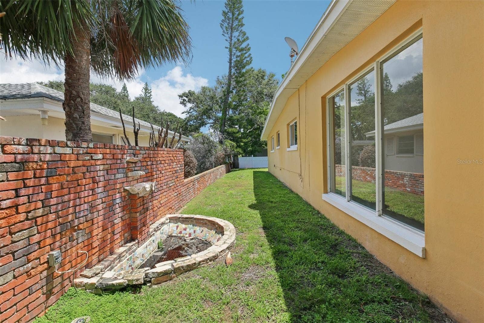 941 GULF BOULEVARD, Belleair Beach, FL 33786