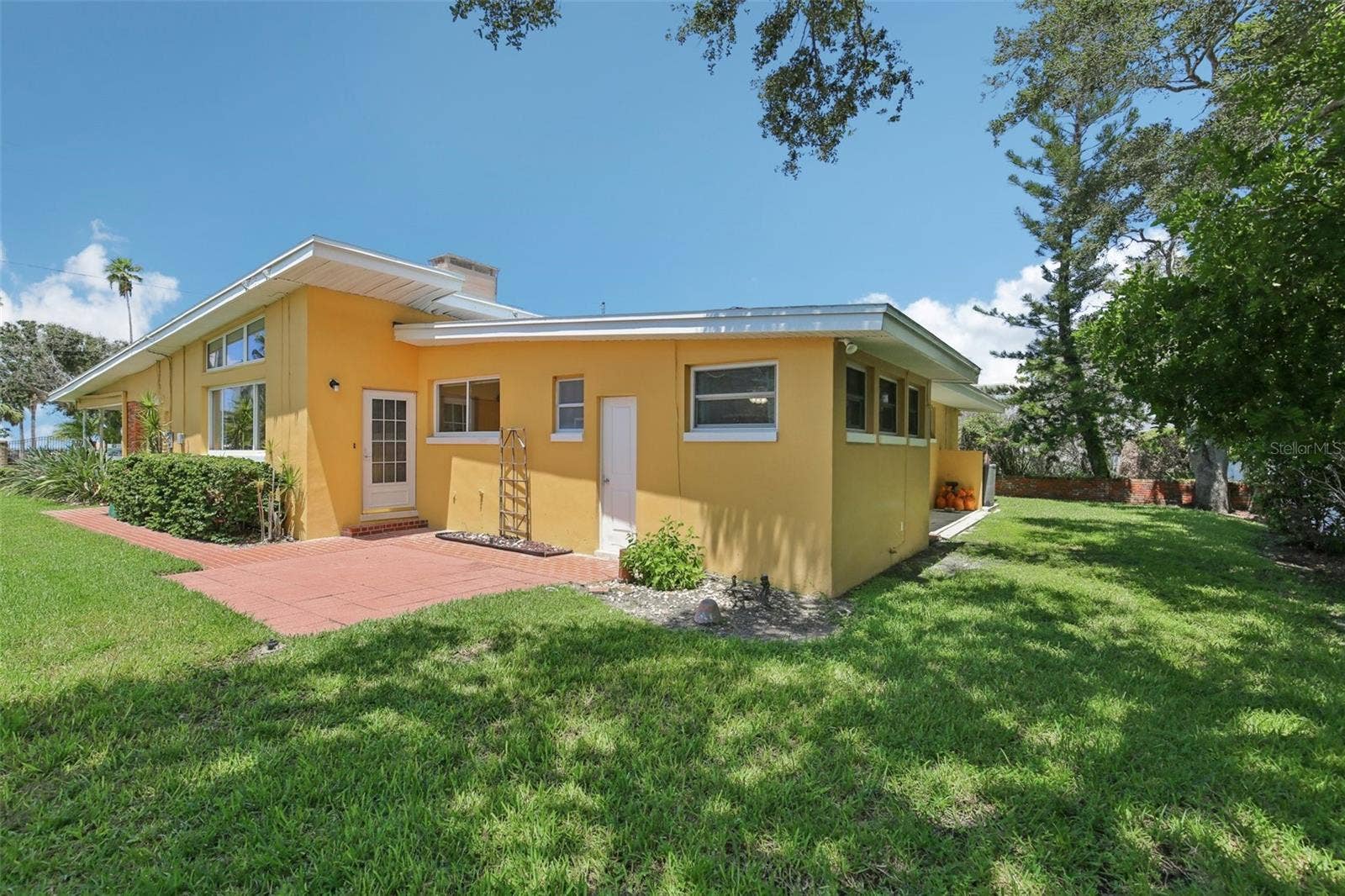 941 GULF BOULEVARD, Belleair Beach, FL 33786