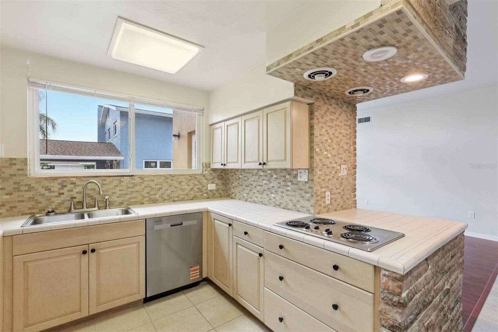 941 GULF BOULEVARD, Belleair Beach, FL 33786