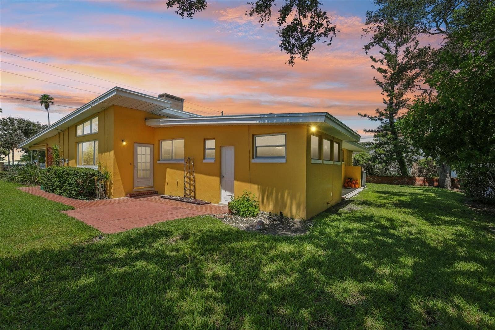 941 GULF BOULEVARD, Belleair Beach, FL 33786