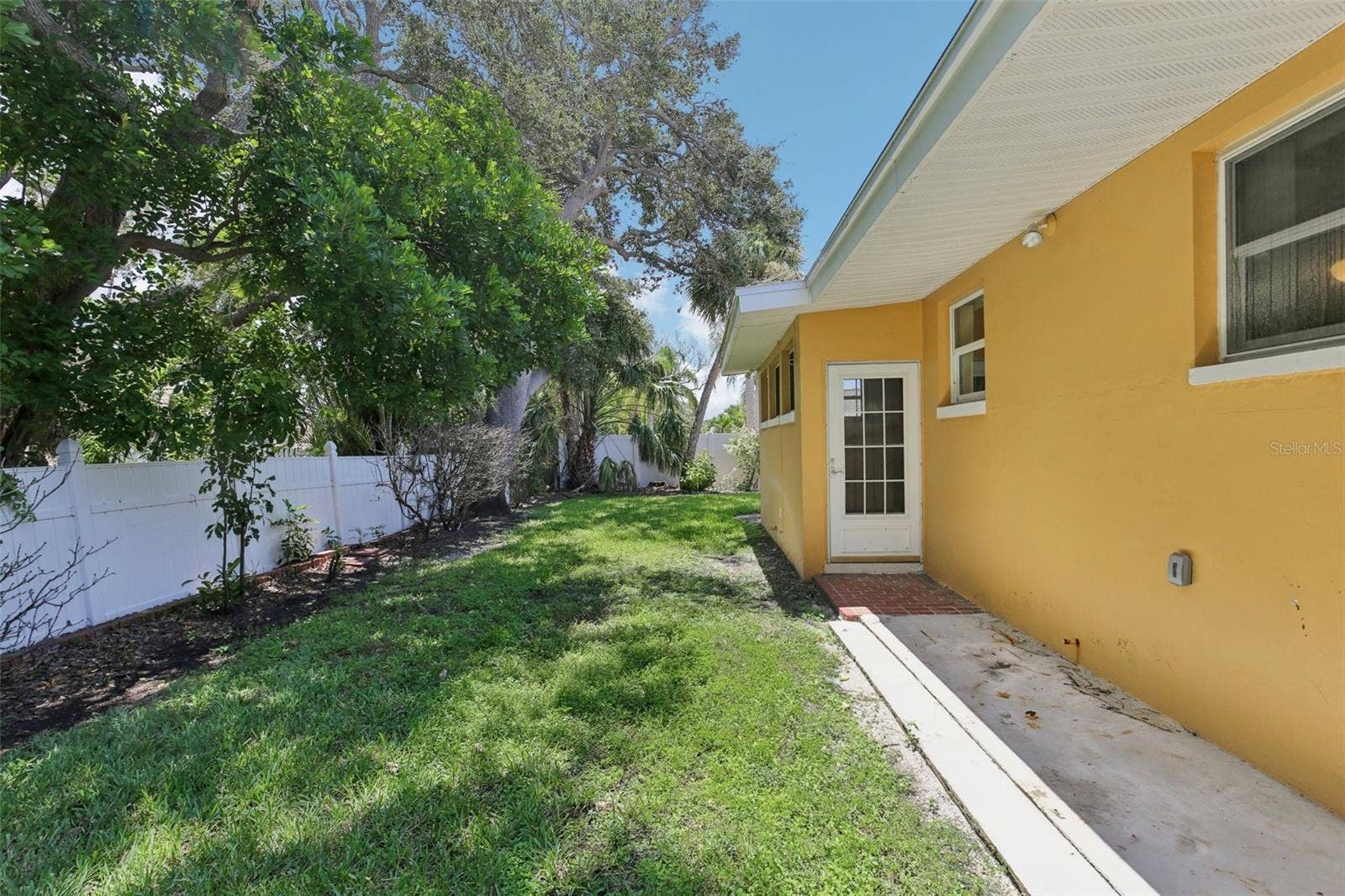 941 GULF BOULEVARD, Belleair Beach, FL 33786