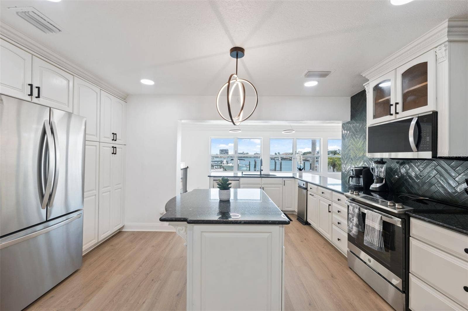 900 79TH STREET S, St Petersburg, FL 33707 900 79TH STREET S, St Petersburg, FL 33707