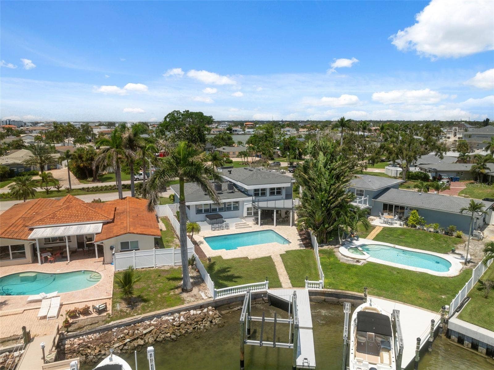 900 79TH STREET S, St Petersburg, FL 33707 900 79TH STREET S, St Petersburg, FL 33707