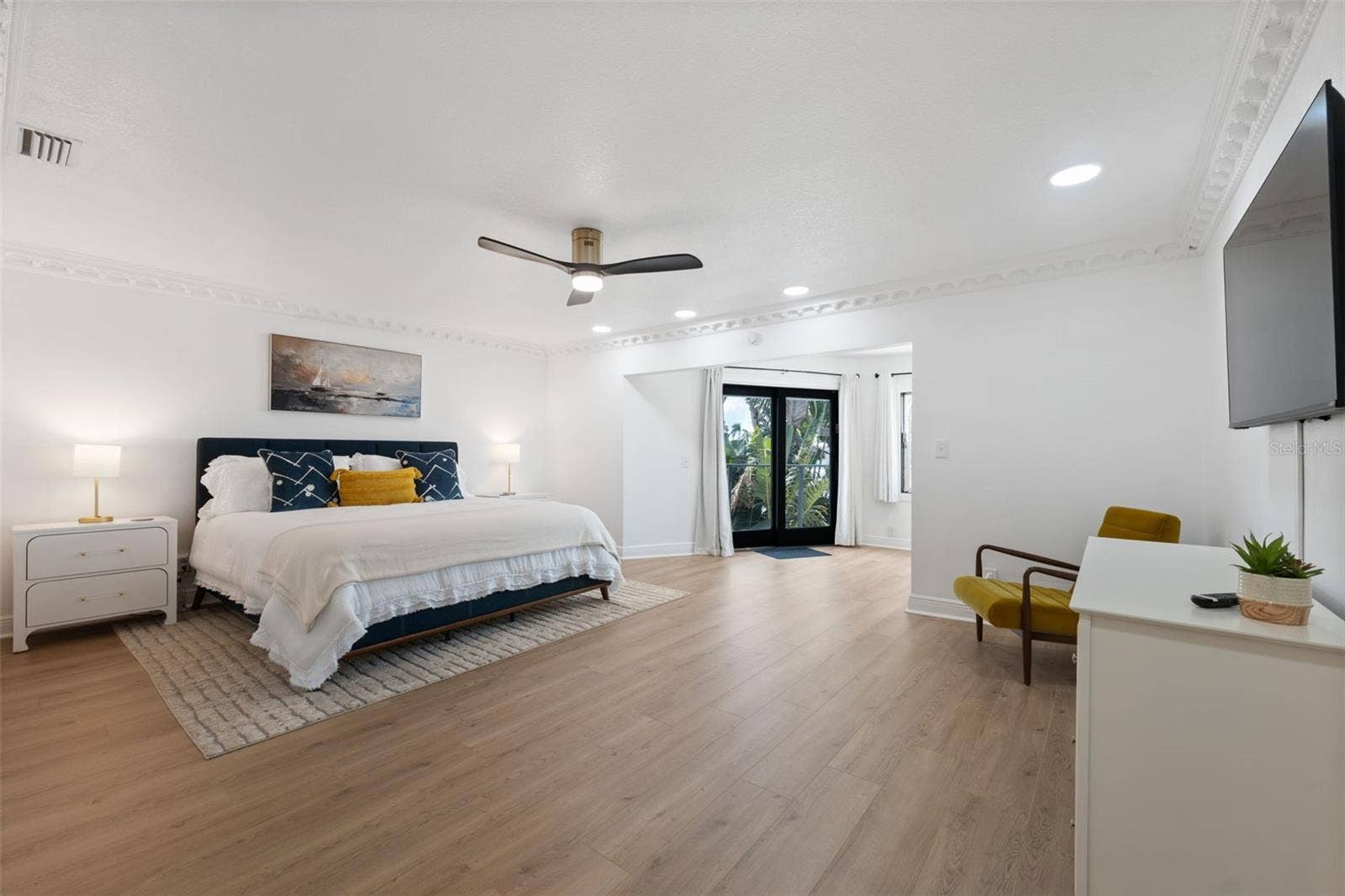 900 79TH STREET S, St Petersburg, FL 33707 Primary Suite with Terrace