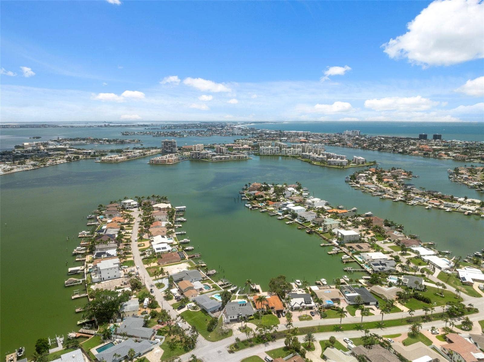 900 79TH STREET S, St Petersburg, FL 33707 900 79TH STREET S, St Petersburg, FL 33707