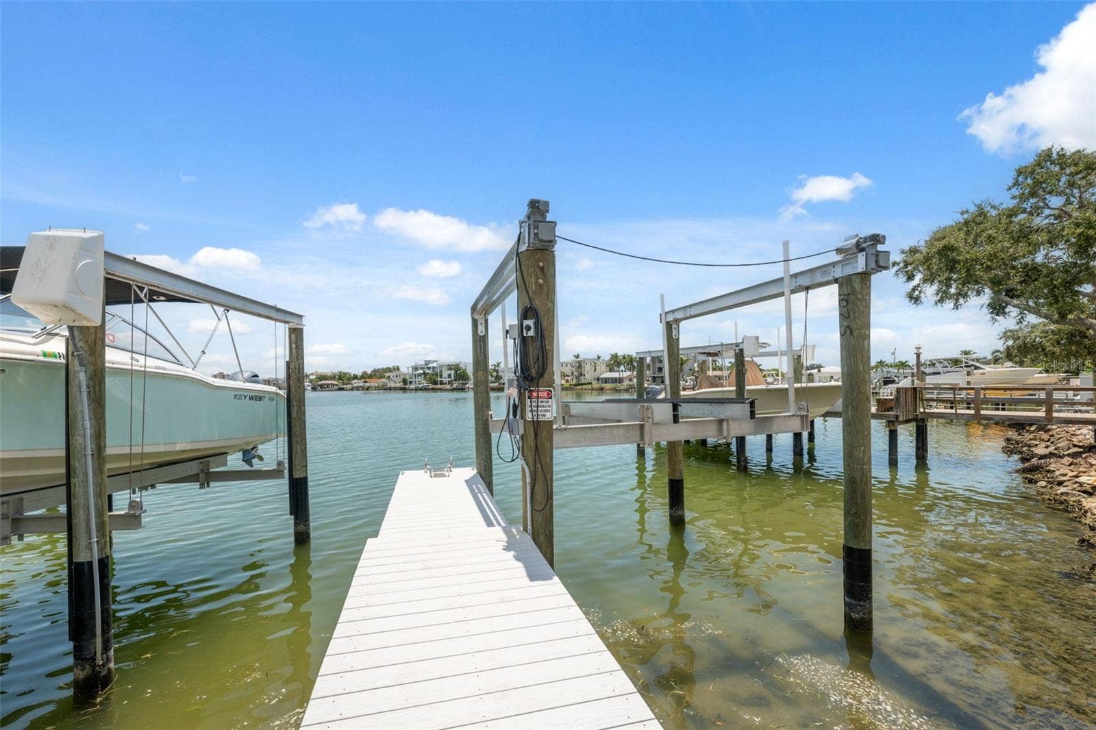900 79TH STREET S, St Petersburg, FL 33707 Dock and Boat lift