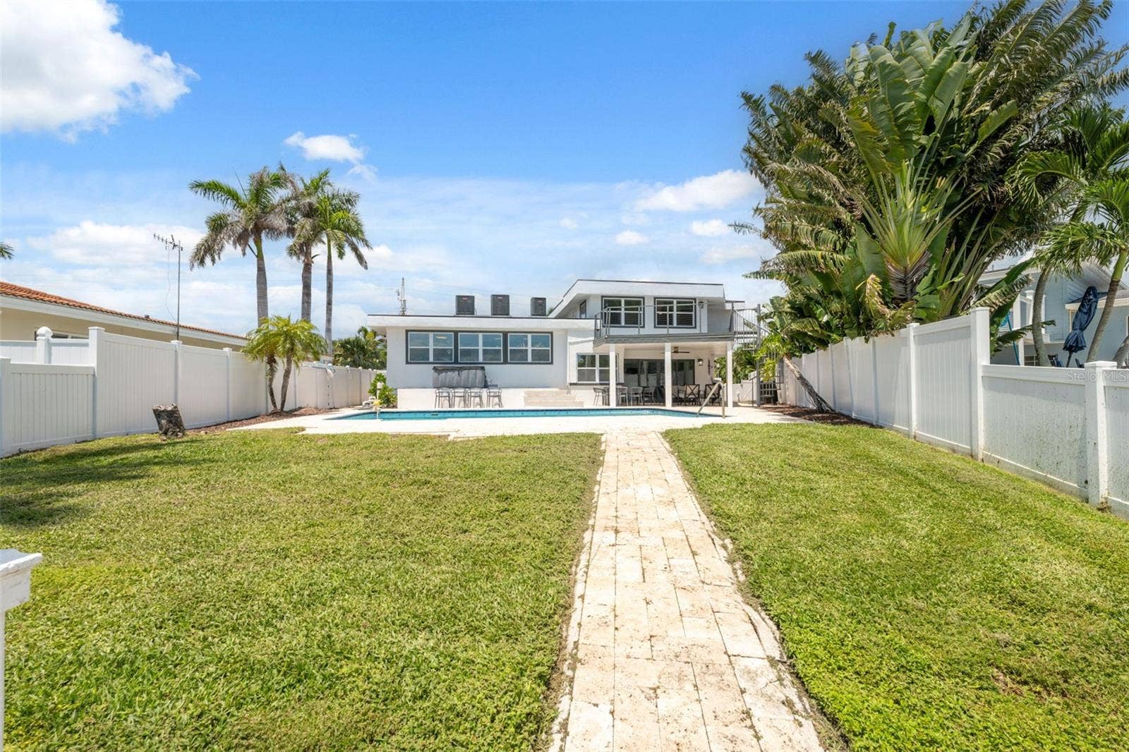 900 79TH STREET S, St Petersburg, FL 33707 900 79TH STREET S, St Petersburg, FL 33707