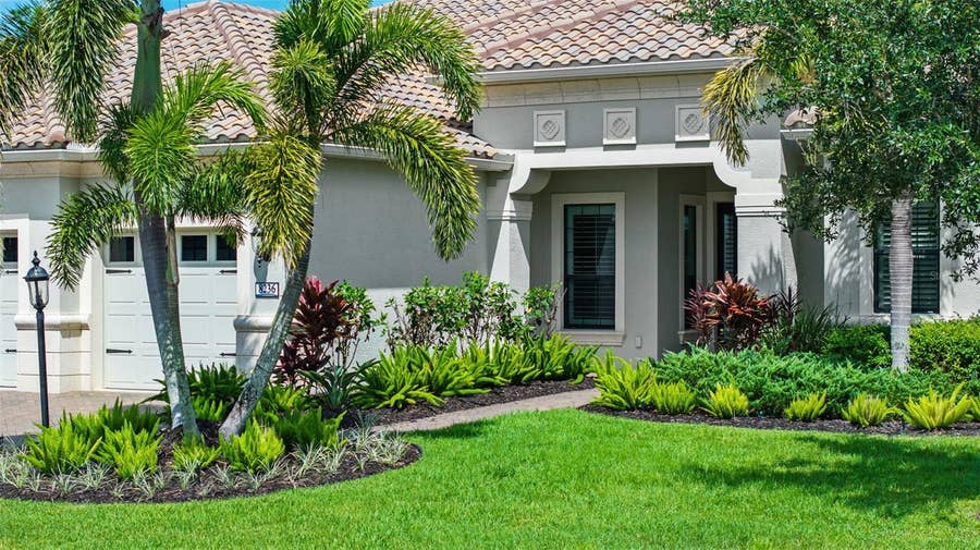 Property photo for 8236 LARKSPUR CIRCLE, Sarasota, FL