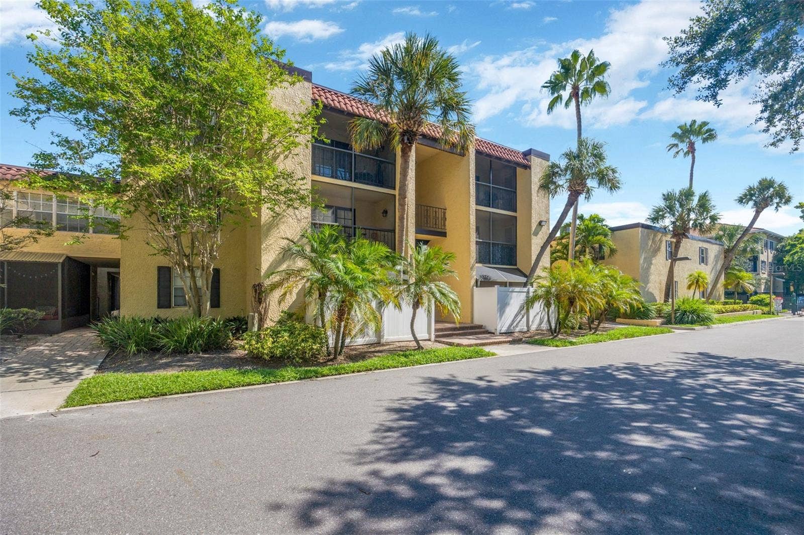 5305 SAN SEBASTIAN COURT, #127, Tampa, FL 33609 5305 SAN SEBASTIAN COURT, #127, Tampa, FL 33609
