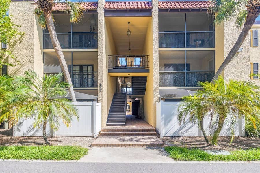 Property photo for 5305 SAN SEBASTIAN COURT, #127, Tampa, FL