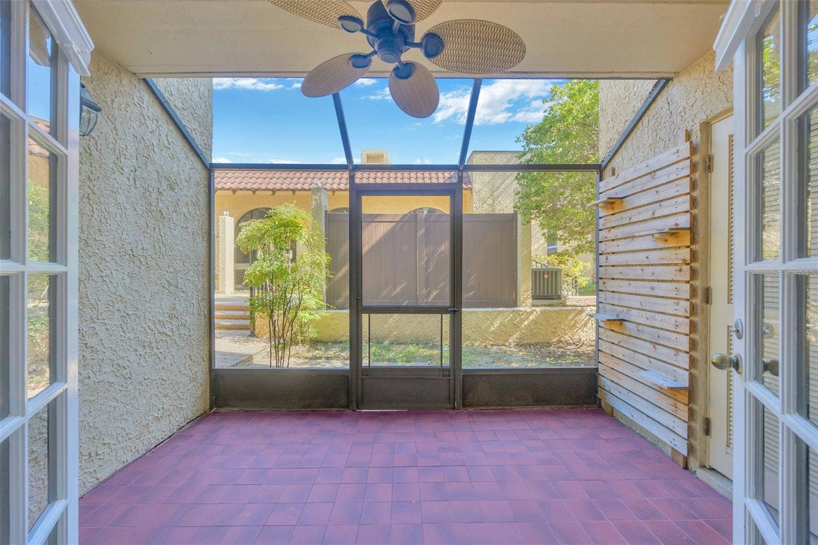 5305 SAN SEBASTIAN COURT, #127, Tampa, FL 33609 Lanai