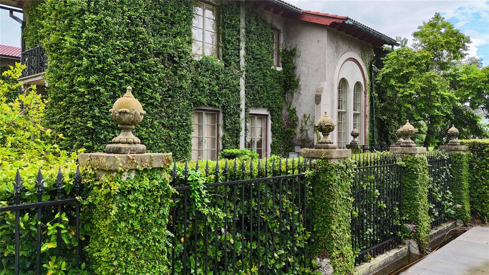 301 CASPIAN STREET, Tampa, FL 33606 301 CASPIAN STREET, Tampa, FL 33606