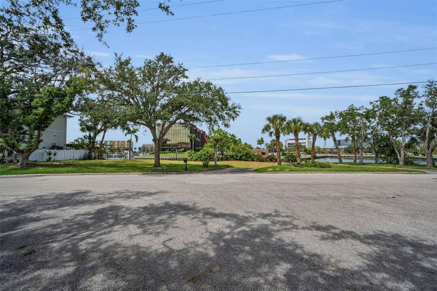 Property photo for 56 SANDPIPER ROAD, Tampa, FL