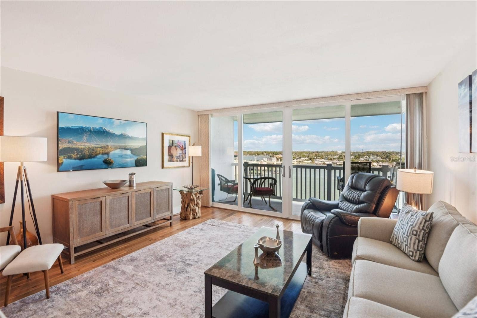 500 TREASURE ISLAND CAUSEWAY, #711, Treasure Island, FL 33706 500 TREASURE ISLAND CAUSEWAY, #711, Treasure Island, FL 33706