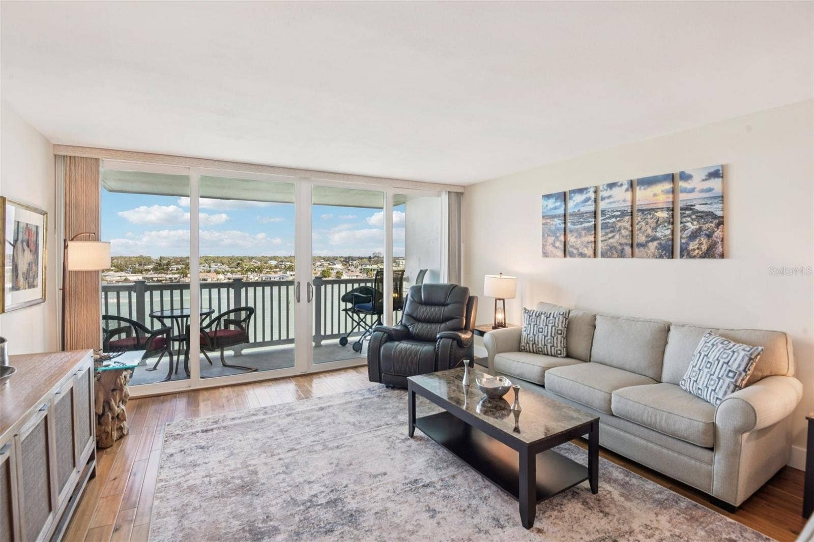 500 TREASURE ISLAND CAUSEWAY, #711, Treasure Island, FL 33706 500 TREASURE ISLAND CAUSEWAY, #711, Treasure Island, FL 33706