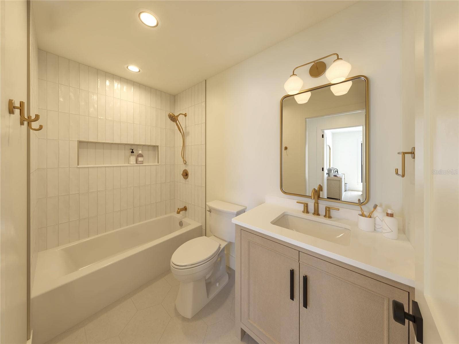 124 N MILLER ROAD, Valrico, FL 33594 Guest Bathroom