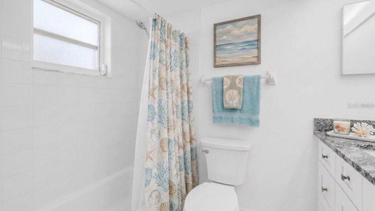 4455 DUHME ROAD, #109, St Petersburg, FL 33708 Virtual staged master bath