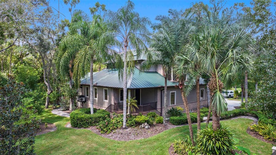 Property photo for 1252 E LAKE DRIVE, Tarpon Springs, FL
