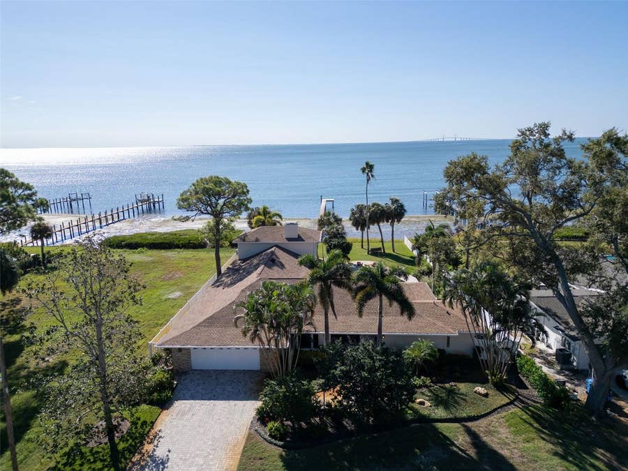 Property photo for 1100 FRIENDLY WAY S, St Petersburg, FL