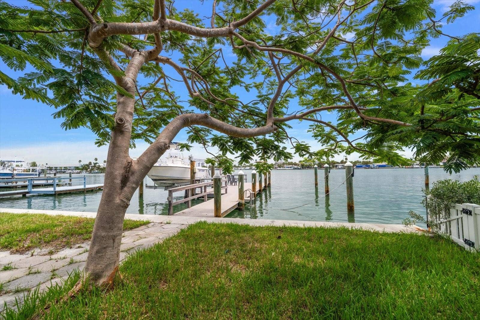 8405 BAYSHORE DRIVE, Treasure Island, FL 33706 8405 BAYSHORE DRIVE, Treasure Island, FL 33706
