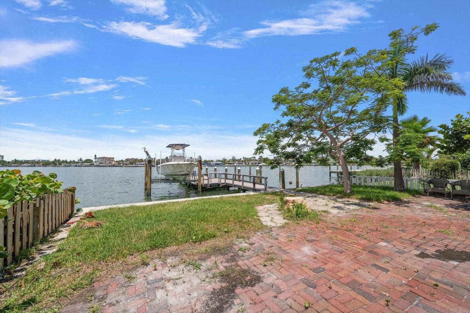 8405 BAYSHORE DRIVE, Treasure Island, FL 33706 8405 BAYSHORE DRIVE, Treasure Island, FL 33706