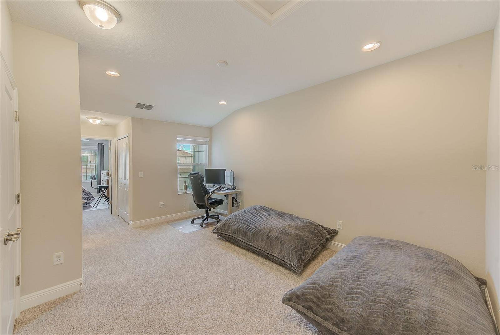 2441 FOGGY CREEK CIRCLE, Clearwater, FL 33764 2441 FOGGY CREEK CIRCLE, Clearwater, FL 33764