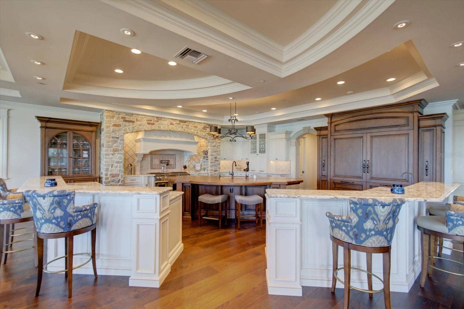 1700 GULF BOULEVARD, Belleair Beach, FL 33786 1700 GULF BOULEVARD, Belleair Beach, FL 33786