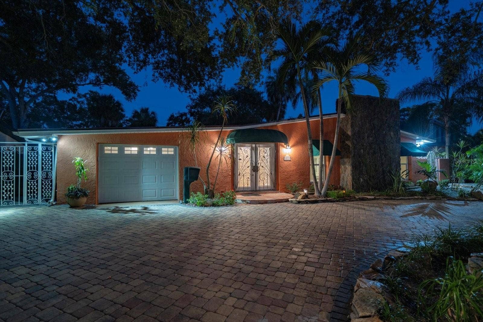 3033 82ND WAY N, St Petersburg, FL 33710 3033 82ND WAY N, St Petersburg, FL 33710