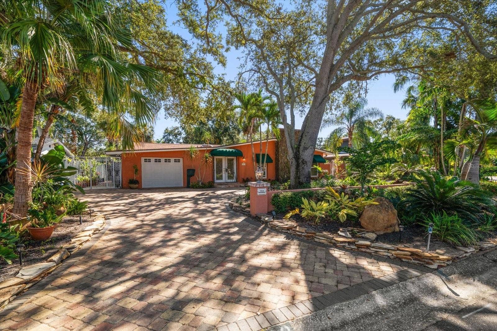 3033 82ND WAY N, St Petersburg, FL 33710 3033 82ND WAY N, St Petersburg, FL 33710
