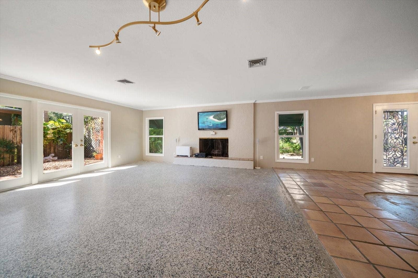 3033 82ND WAY N, St Petersburg, FL 33710 3033 82ND WAY N, St Petersburg, FL 33710