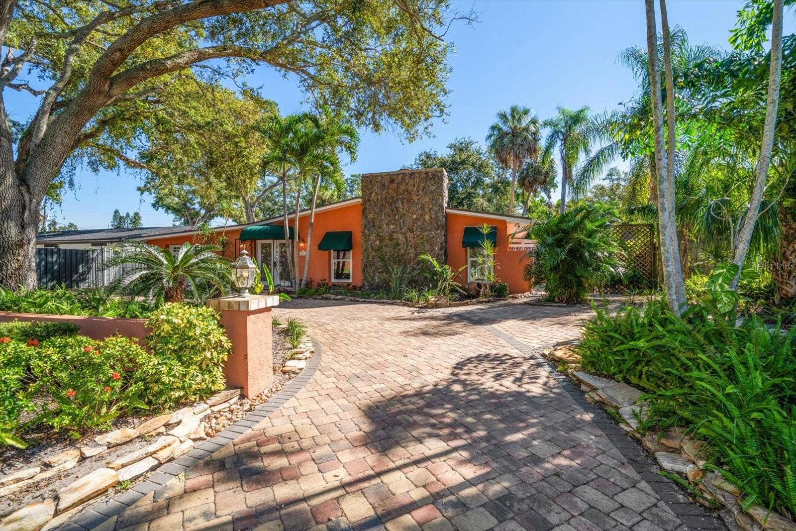 3033 82ND WAY N, St Petersburg, FL 33710 3033 82ND WAY N, St Petersburg, FL 33710