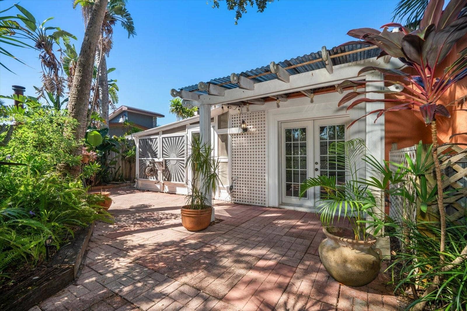 3033 82ND WAY N, St Petersburg, FL 33710 3033 82ND WAY N, St Petersburg, FL 33710