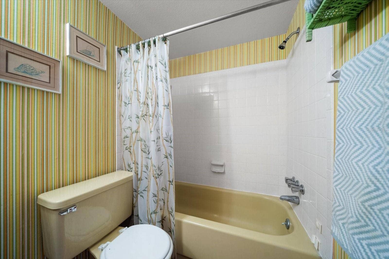 8200 BAYSHORE DRIVE, #9, Treasure Island, FL 33706 8200 BAYSHORE DRIVE, #9, Treasure Island, FL 33706