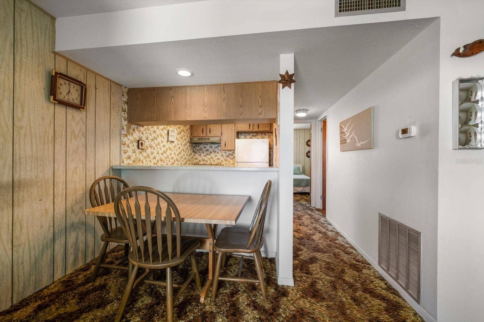 8200 BAYSHORE DRIVE, #9, Treasure Island, FL 33706 8200 BAYSHORE DRIVE, #9, Treasure Island, FL 33706