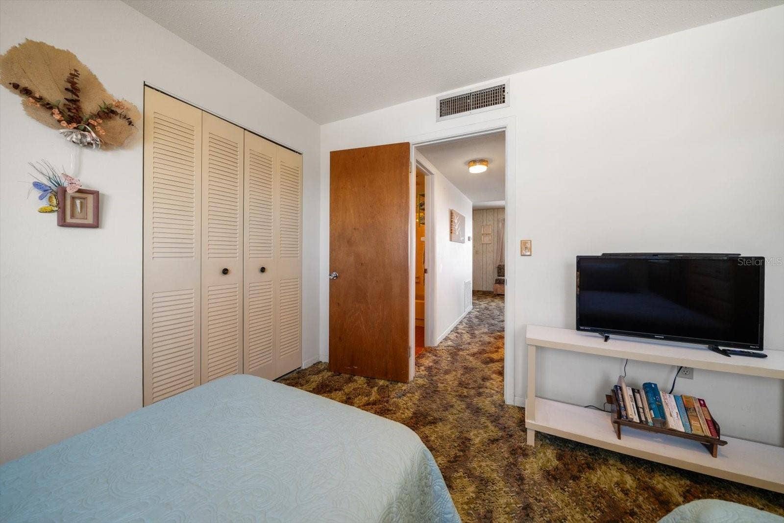 8200 BAYSHORE DRIVE, #9, Treasure Island, FL 33706 8200 BAYSHORE DRIVE, #9, Treasure Island, FL 33706