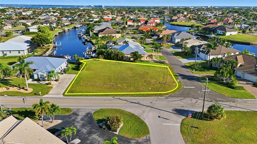 Property photo for 600 VIA TRIPOLI, Punta Gorda, FL
