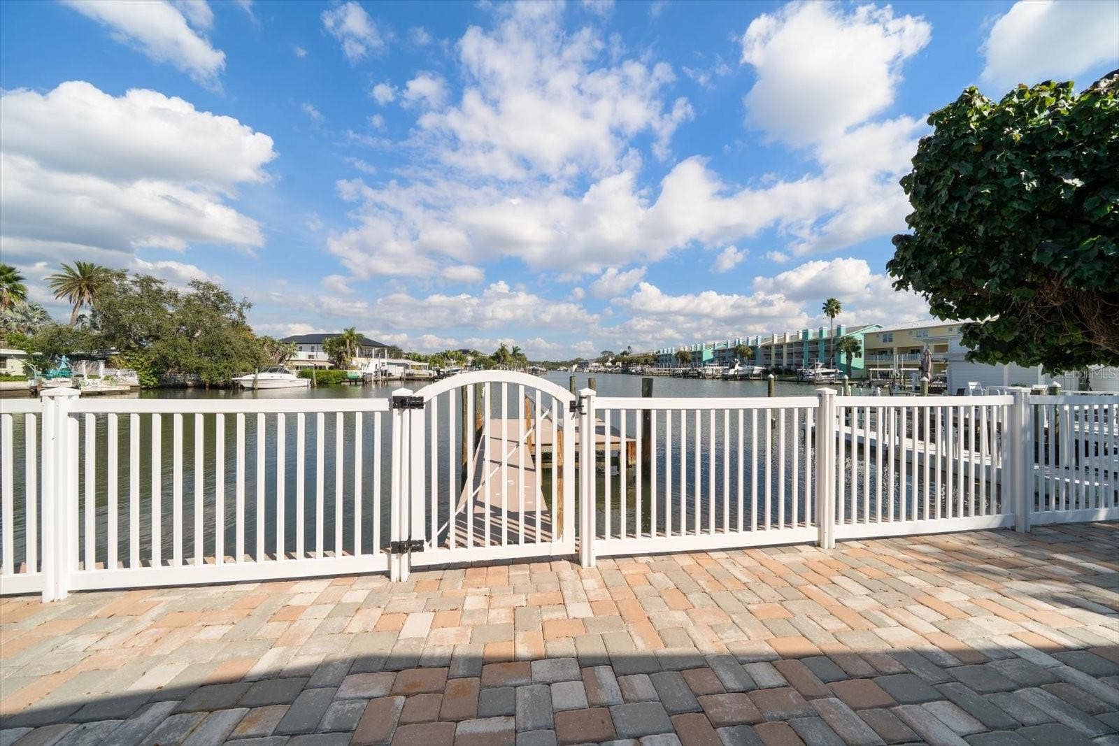 711 E GULF BOULEVARD, Indian Rocks Beach, FL 33785