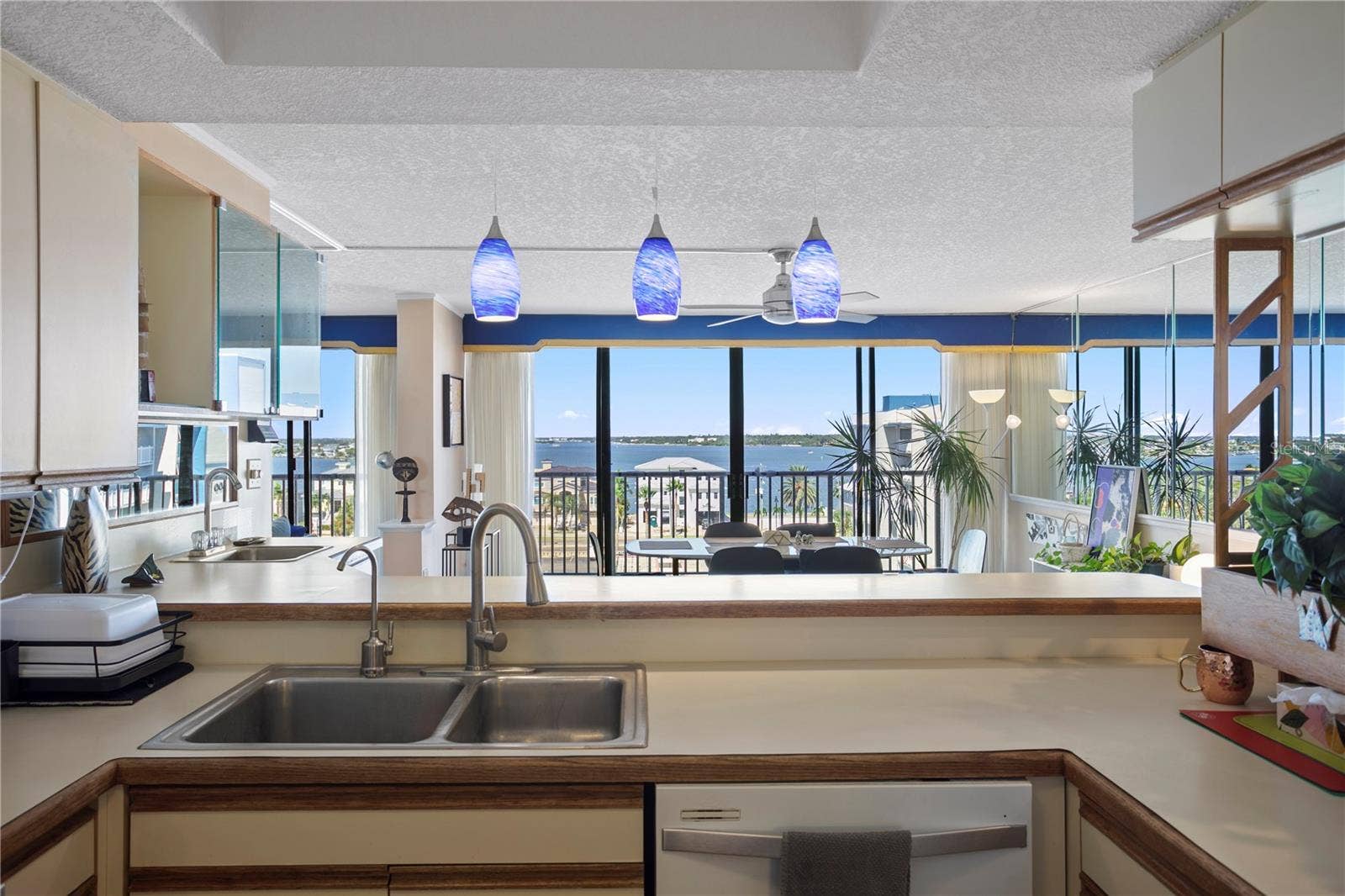 450 TREASURE ISLAND CAUSEWAY, #702, Treasure Island, FL 33706 450 TREASURE ISLAND CAUSEWAY, #702, Treasure Island, FL 33706