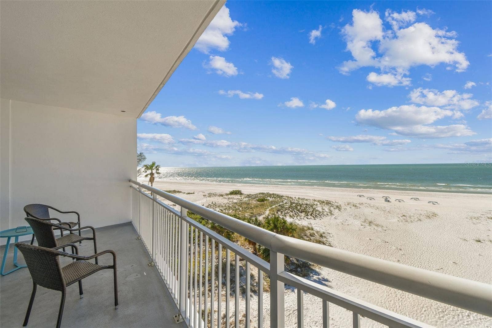 Direct beachfront location