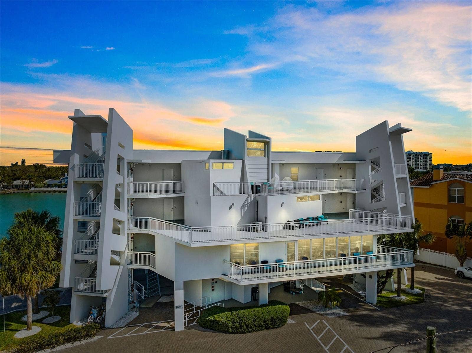10116 GULF BOULEVARD, #502W, Treasure Island, FL 33706