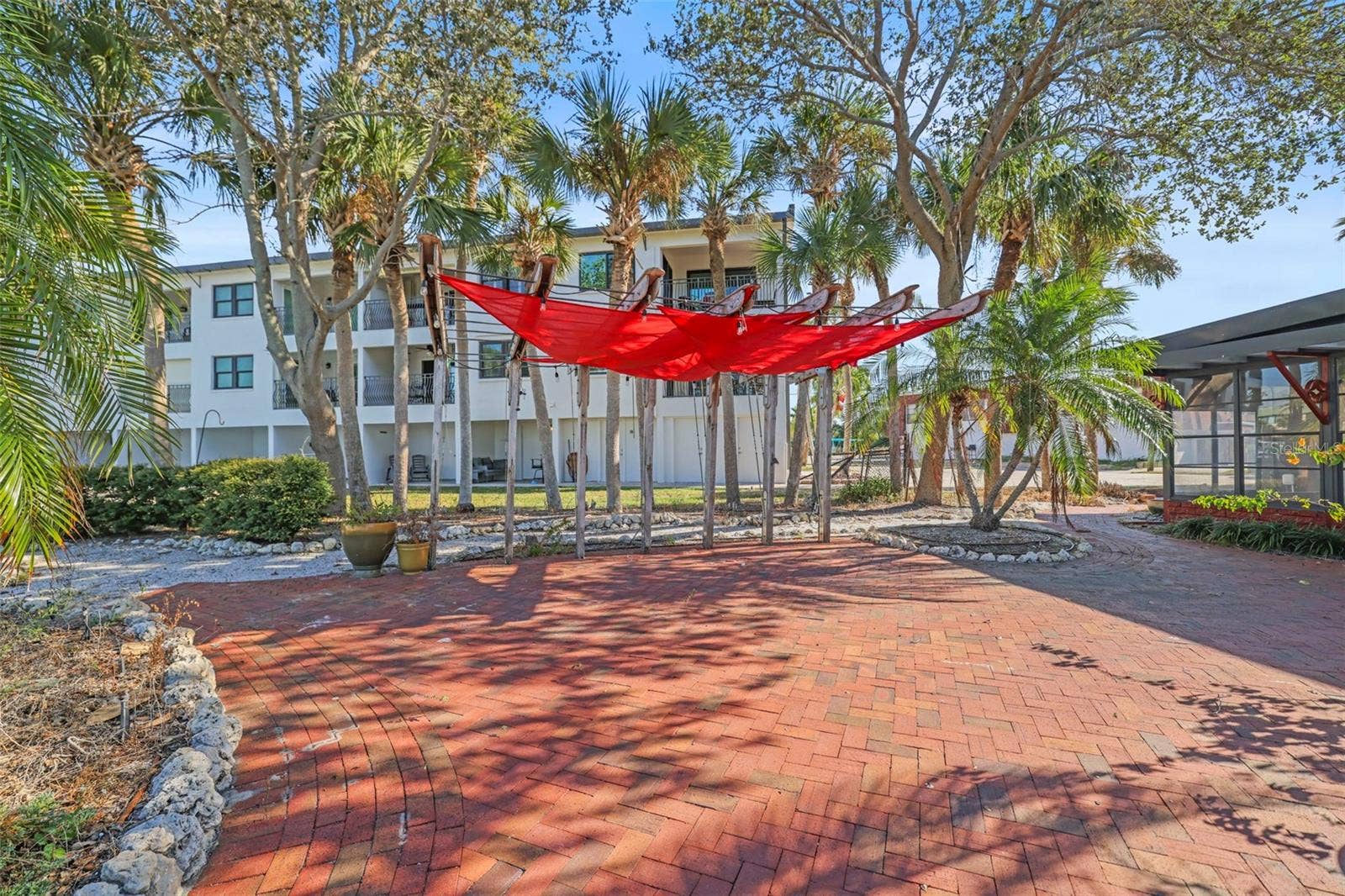 11921 LAGOON LANE, Treasure Island, FL 33706