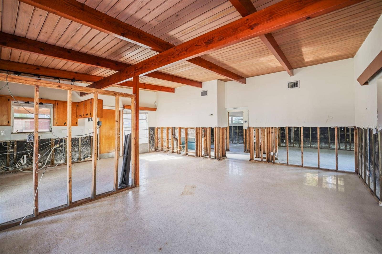 11921 LAGOON LANE, Treasure Island, FL 33706
