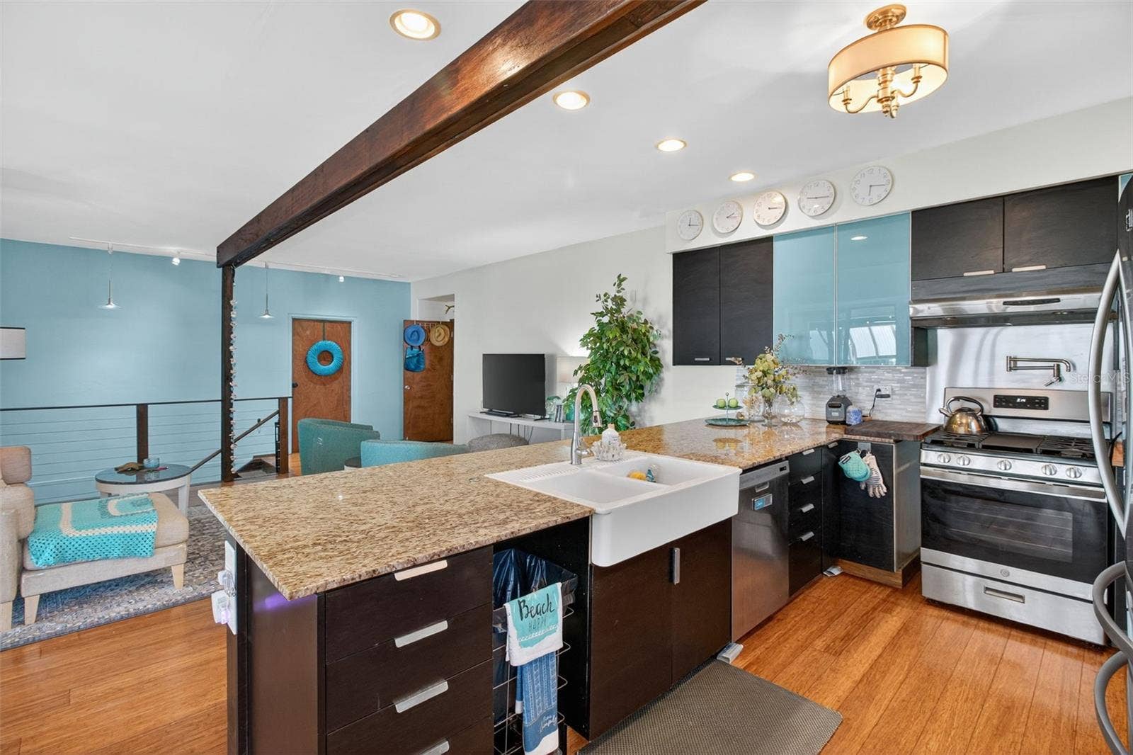 5659 SHORE BOULEVARD S, Gulfport, FL 33707