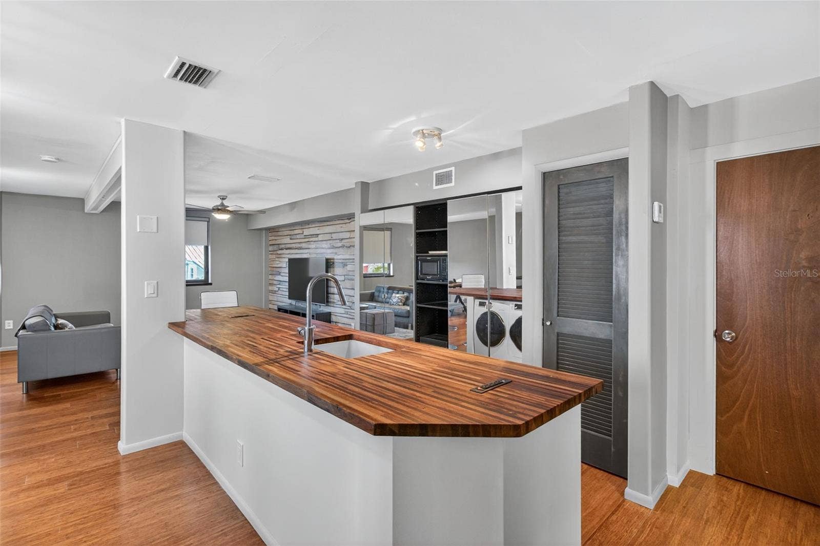 5659 SHORE BOULEVARD S, Gulfport, FL 33707 5659 SHORE BOULEVARD S, Gulfport, FL 33707