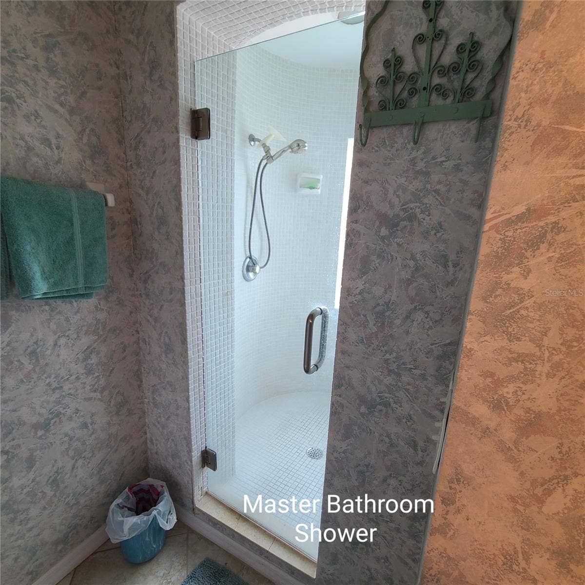 220 BUTTONWOOD CIRCLE, #220, Seminole, FL 33777 220 BUTTONWOOD CIRCLE, #220, Seminole, FL 33777