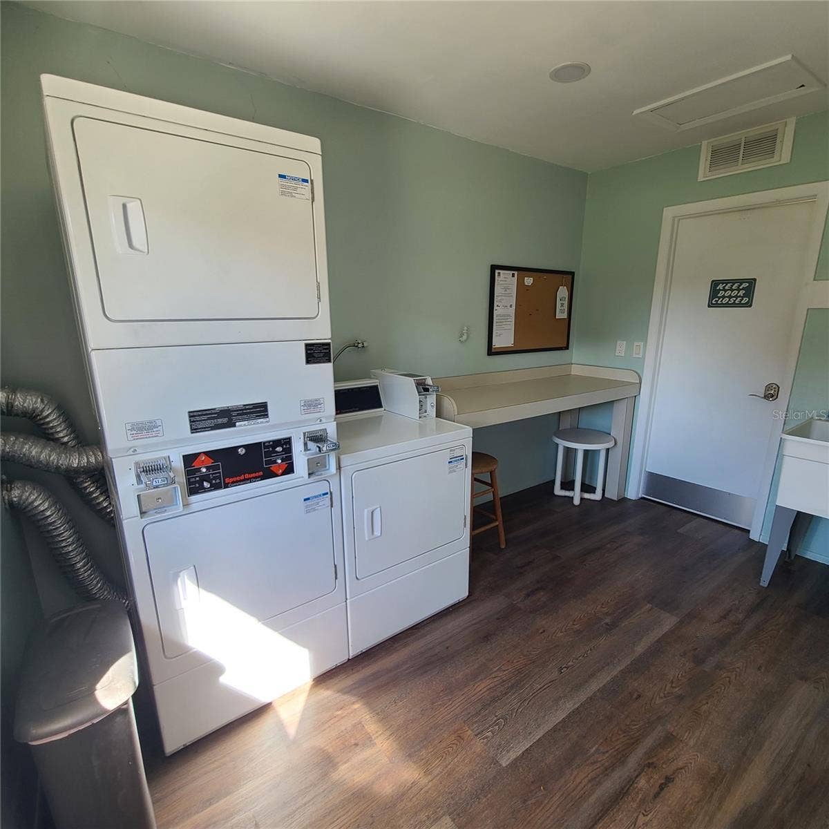 220 BUTTONWOOD CIRCLE, #220, Seminole, FL 33777 220 BUTTONWOOD CIRCLE, #220, Seminole, FL 33777